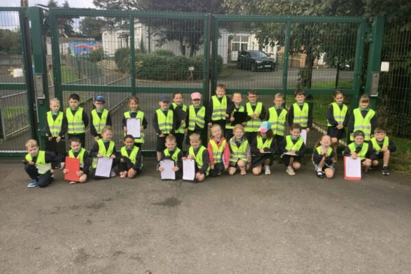Primary 3 go House Hunting!
